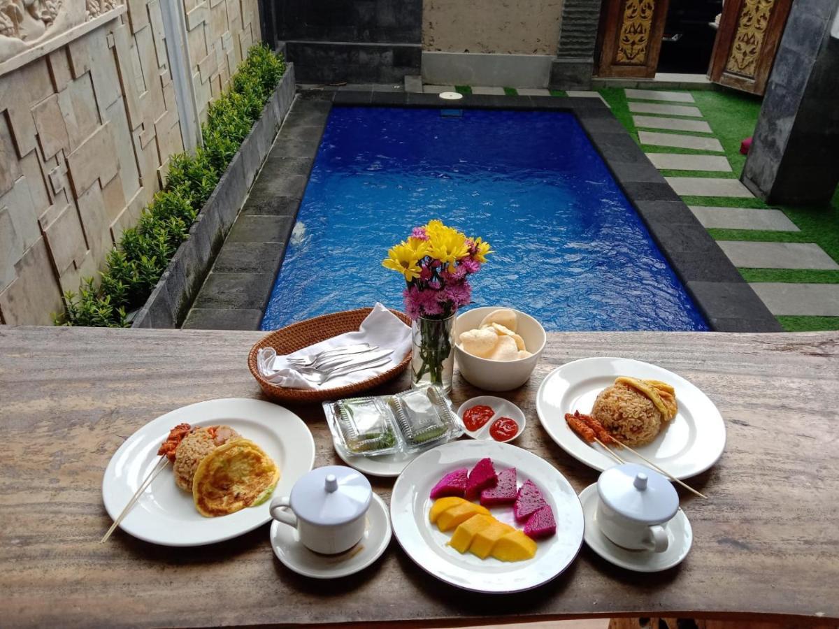 The Surya Kuta Villa ภายนอก รูปภาพ