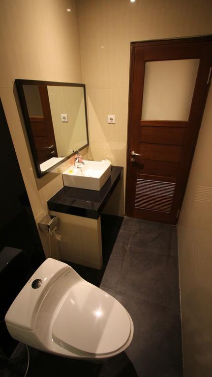 The Surya Kuta Villa ภายนอก รูปภาพ
