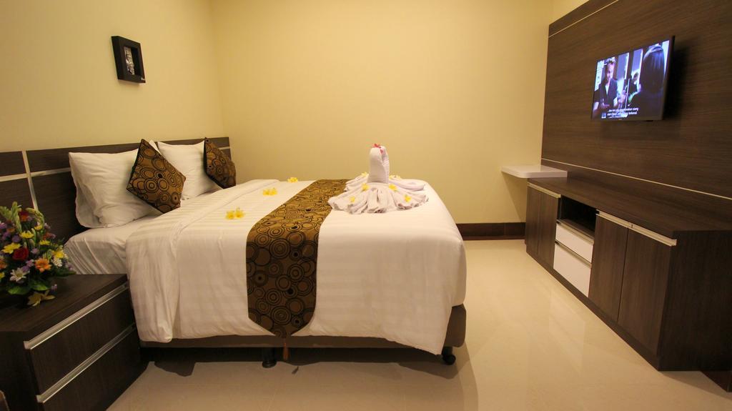 The Surya Kuta Villa ภายนอก รูปภาพ