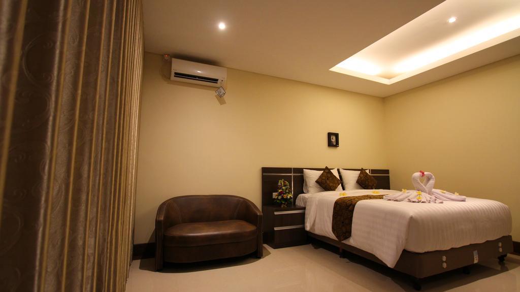 The Surya Kuta Villa ภายนอก รูปภาพ