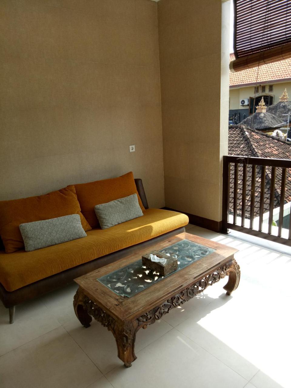 The Surya Kuta Villa ภายนอก รูปภาพ