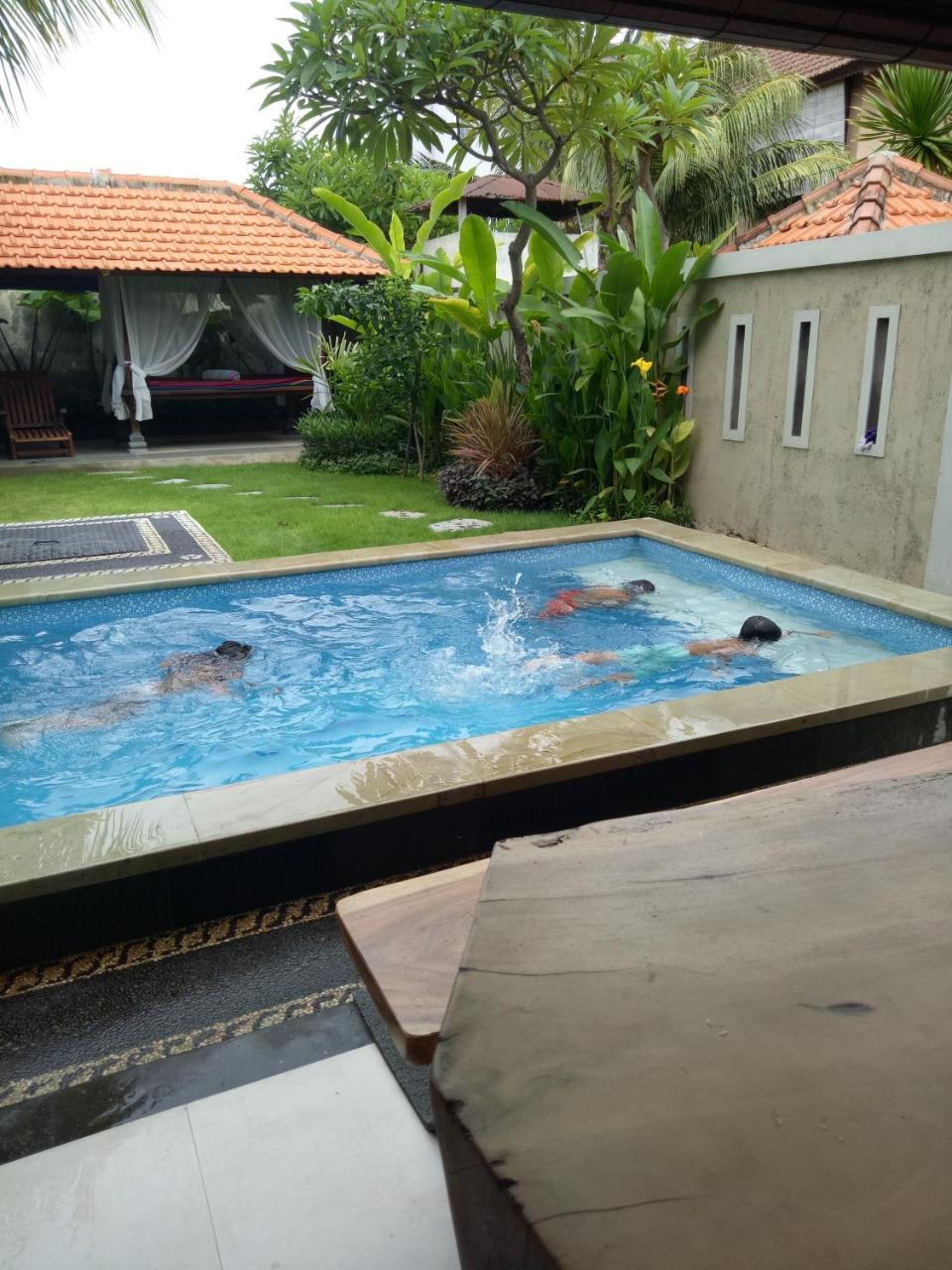 The Surya Kuta Villa ภายนอก รูปภาพ