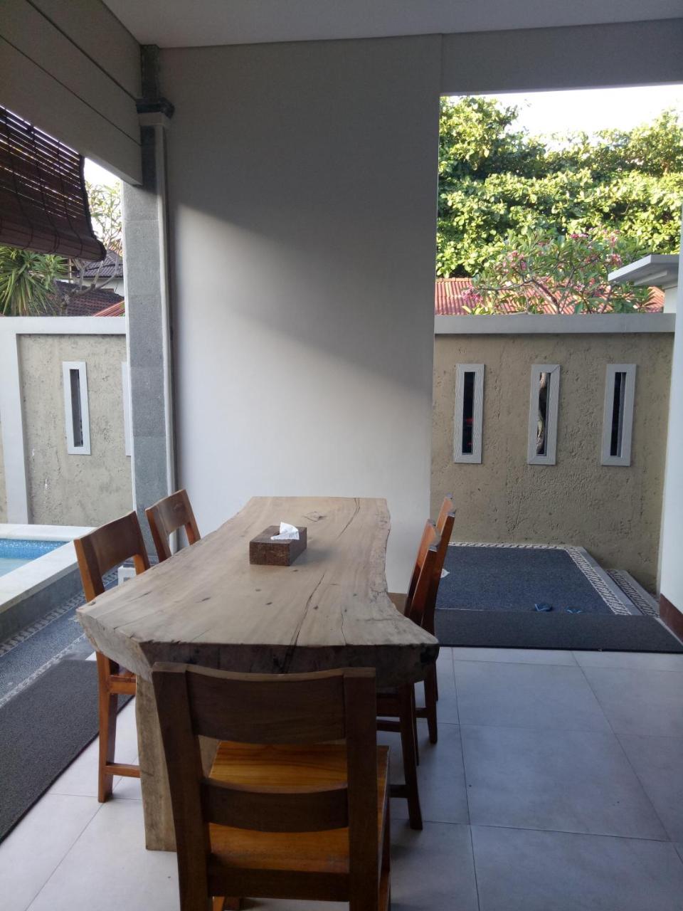 The Surya Kuta Villa ภายนอก รูปภาพ