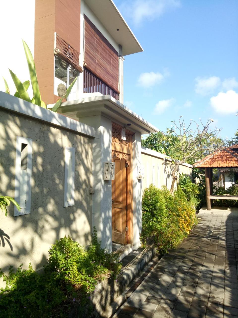 The Surya Kuta Villa ภายนอก รูปภาพ