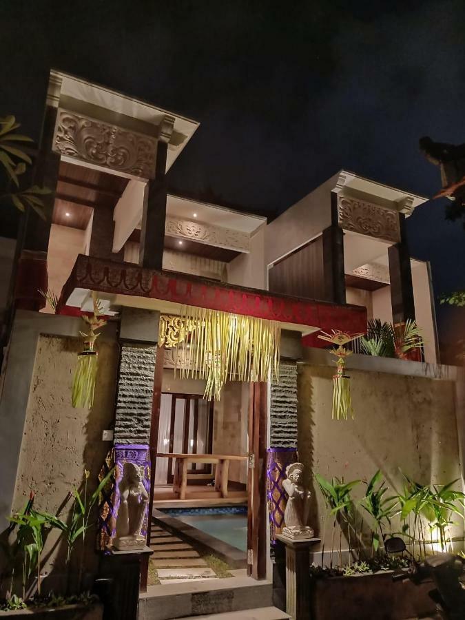 The Surya Kuta Villa ภายนอก รูปภาพ